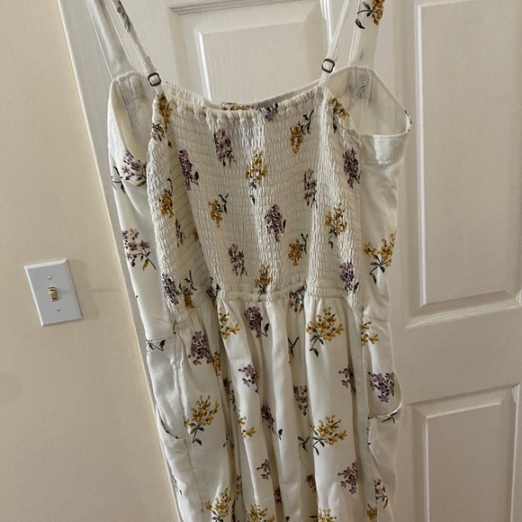 Hollister Floral romper - Picture 4 of 4